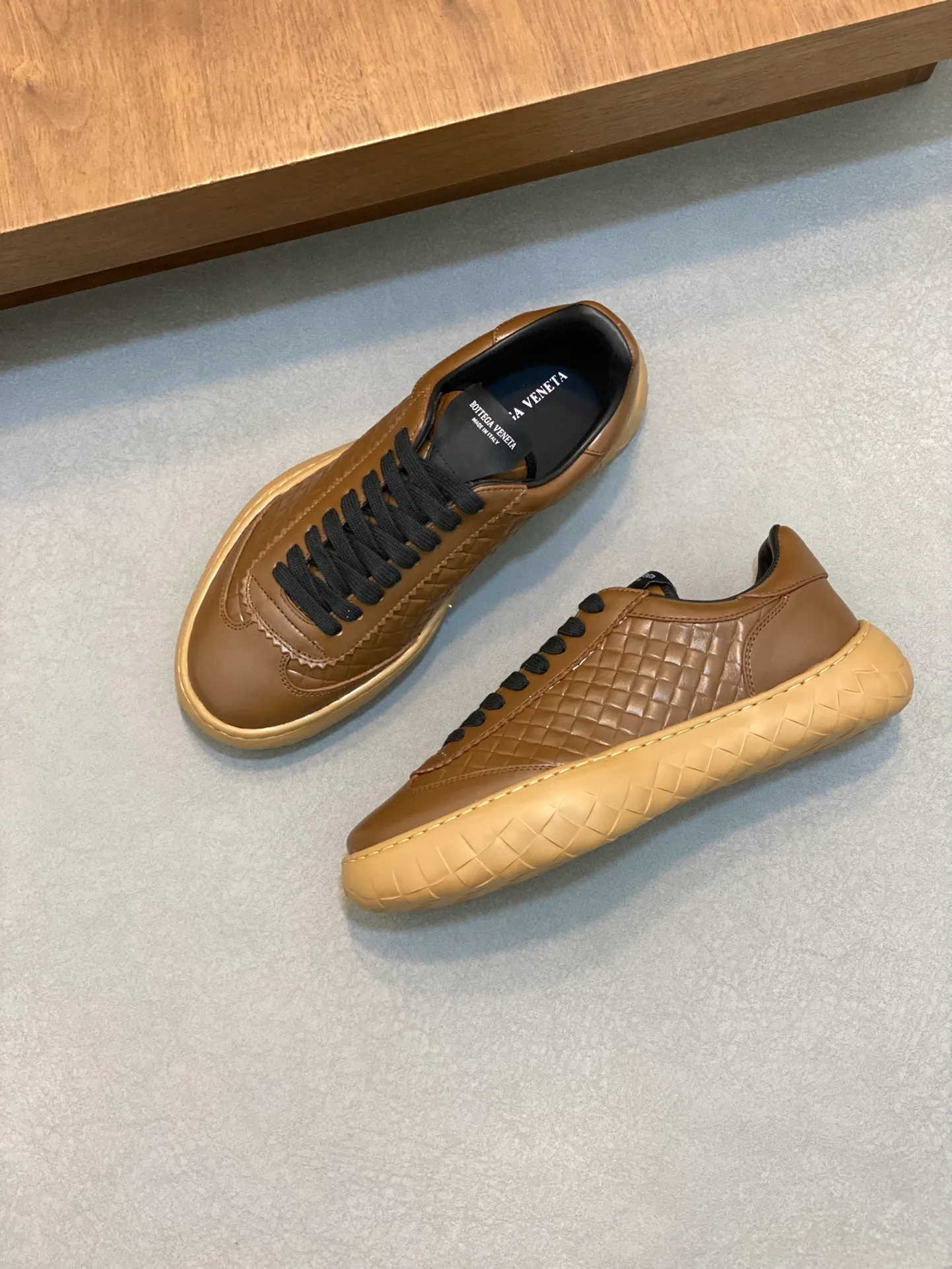 Men's men's shoes 💰480 [New style] ⛺️⛺️BV-Bottega Veneta men's Apollo sneakers. Run to the next stop at a brisk and comfortable pace. This casual shoe is a nylon and suede cowhide lace-up sneaker. Material: Fabric stitching cowhide and cow suede. Rubber outsole Size: 38-44 (45 can be customized